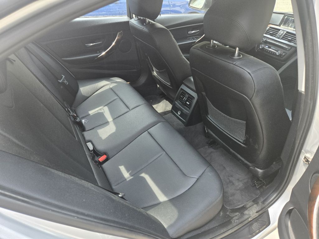2014 BMW 3 Series Image 4
