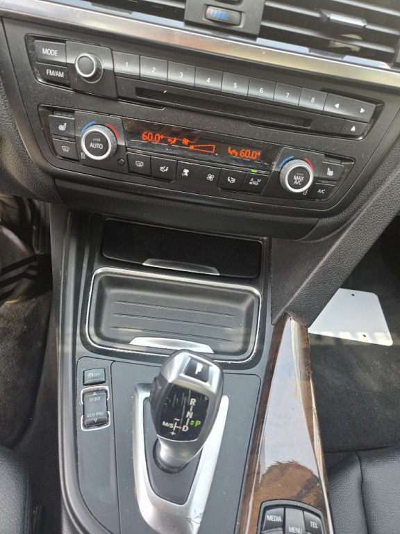 2014 BMW 3 Series Image 16