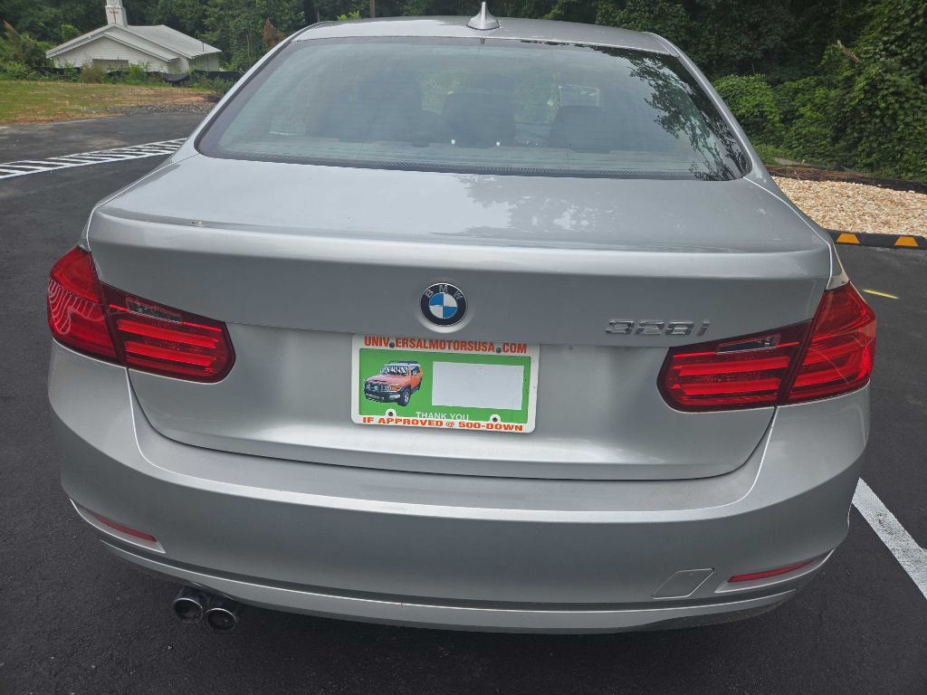 2014 BMW 3 Series Image 7