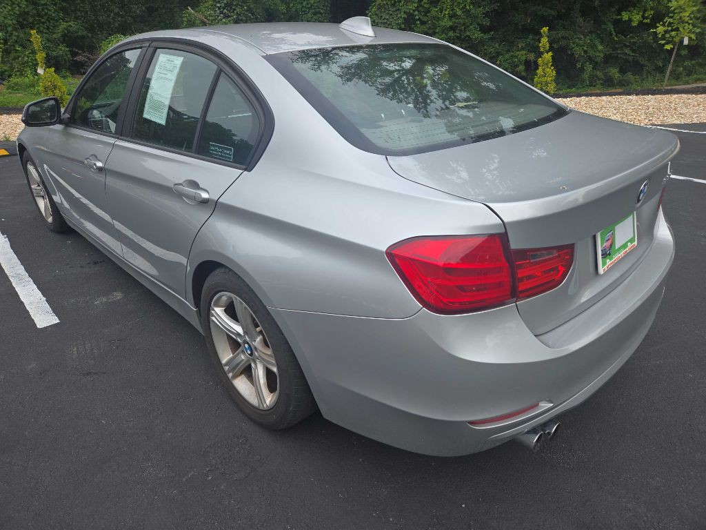 2014 BMW 3 Series Image 8