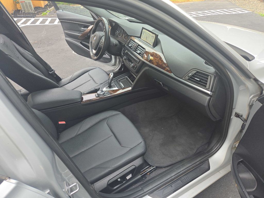 2014 BMW 3 Series Image 14