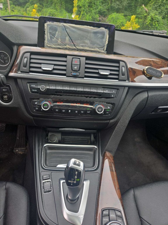 2014 BMW 3 Series Image 26