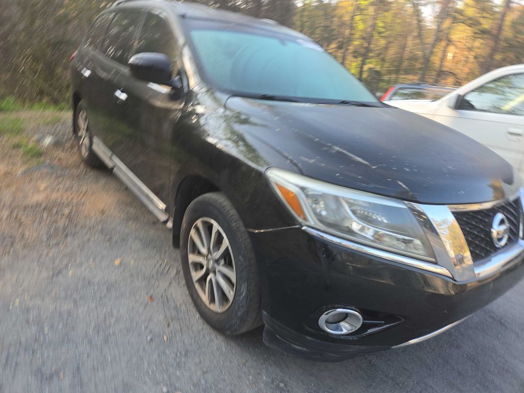 2013 Nissan Pathfinder Image 2
