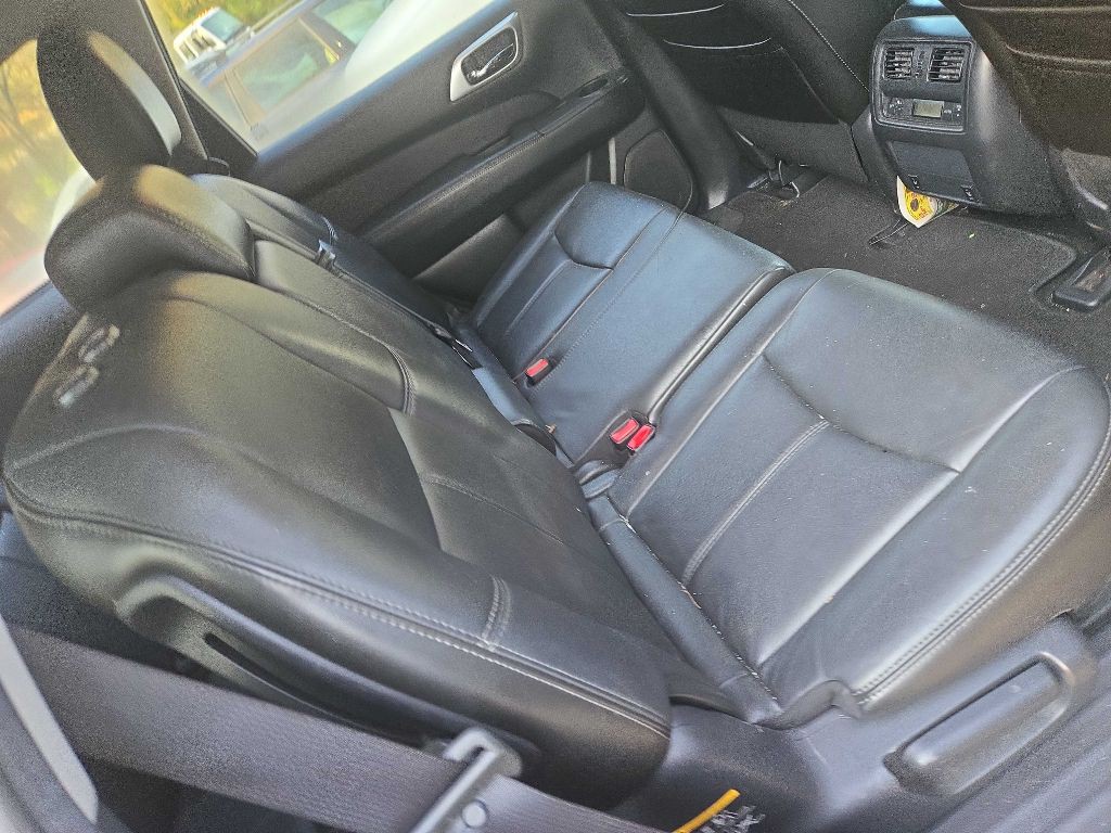 2013 Nissan Pathfinder Image 3
