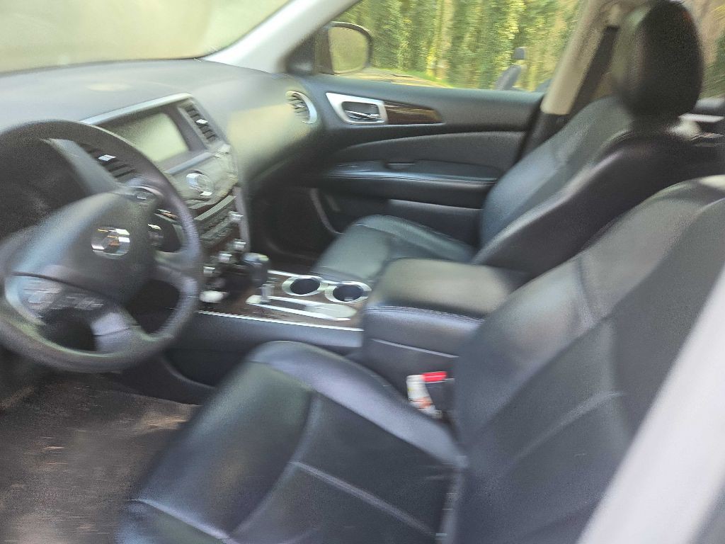 2013 Nissan Pathfinder Image 10