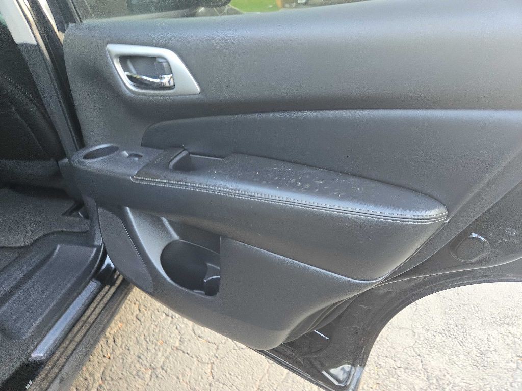 2013 Nissan Pathfinder Image 22