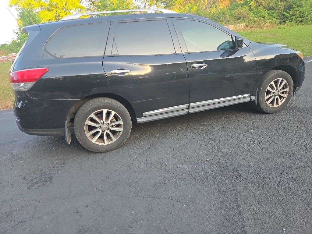 2013 Nissan Pathfinder Image 25