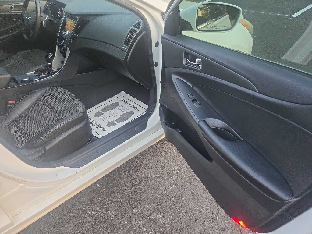 2011 Hyundai Sonata Image 7