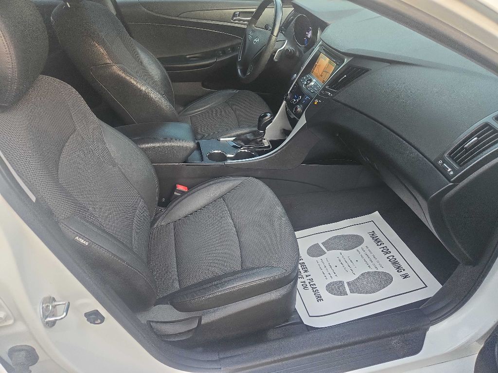 2011 Hyundai Sonata Image 8