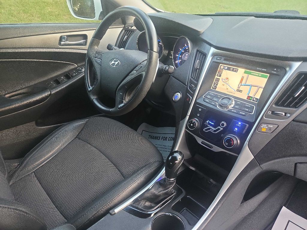 2011 Hyundai Sonata Image 9