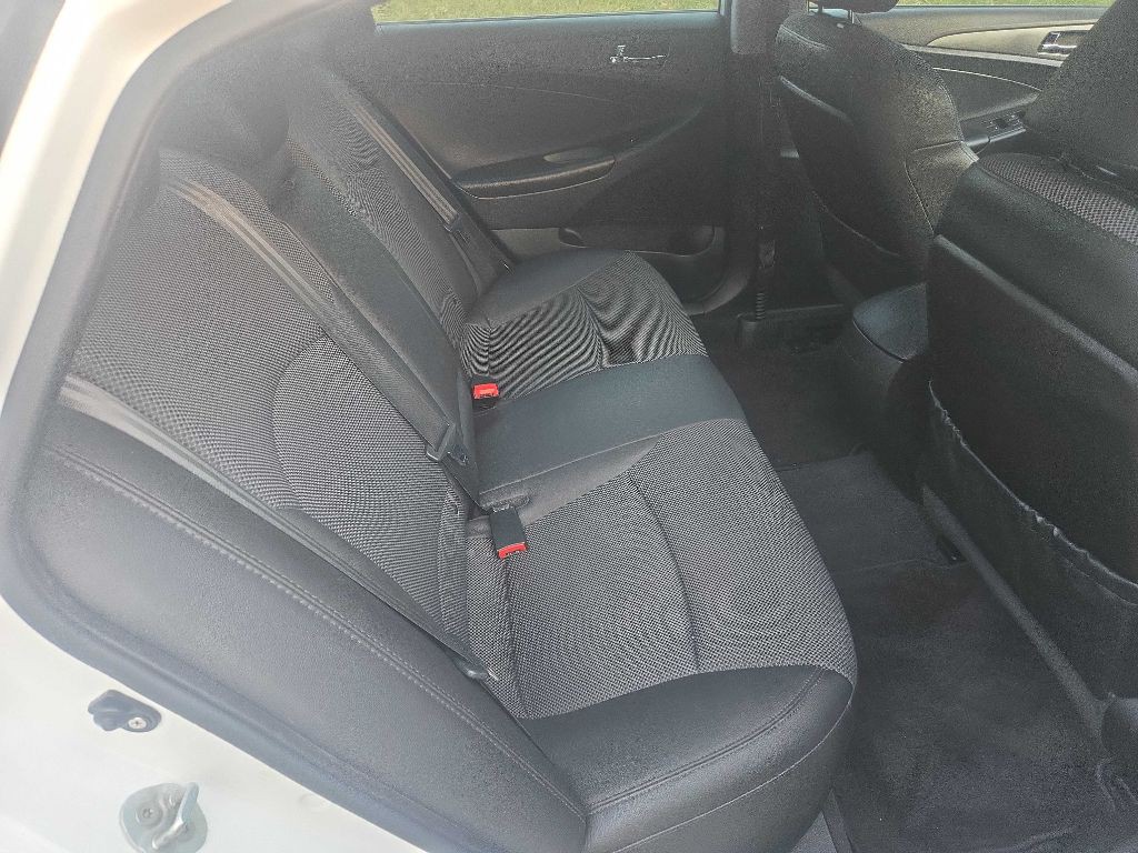 2011 Hyundai Sonata Image 14