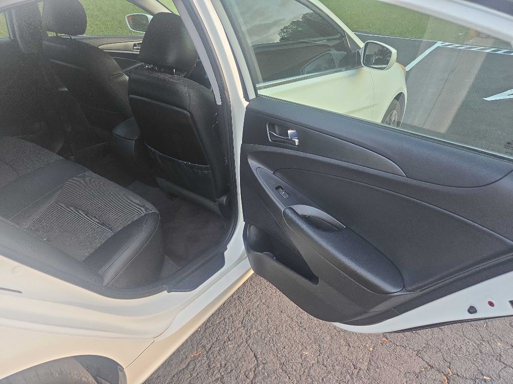 2011 Hyundai Sonata Image 15