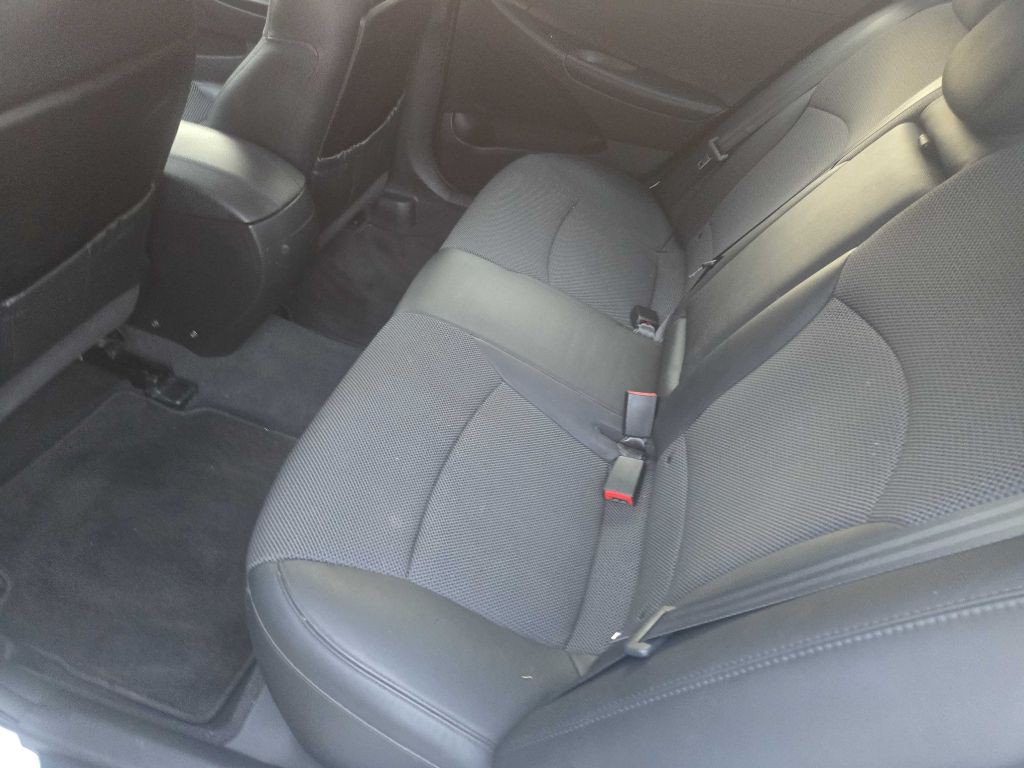 2011 Hyundai Sonata Image 20