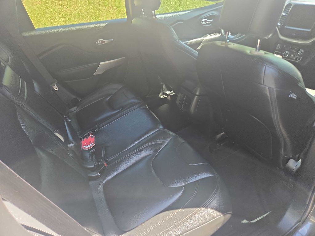 2017 Jeep Cherokee Image 8