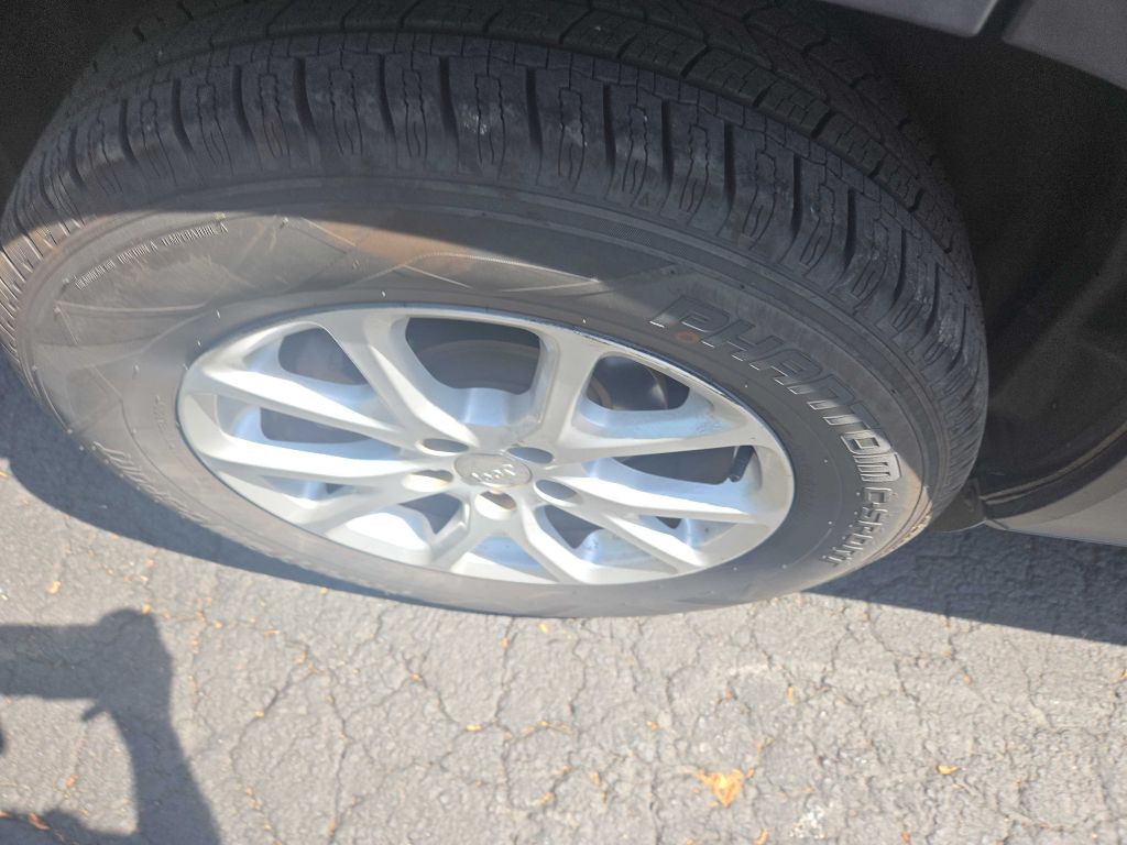 2017 Jeep Cherokee Image 9