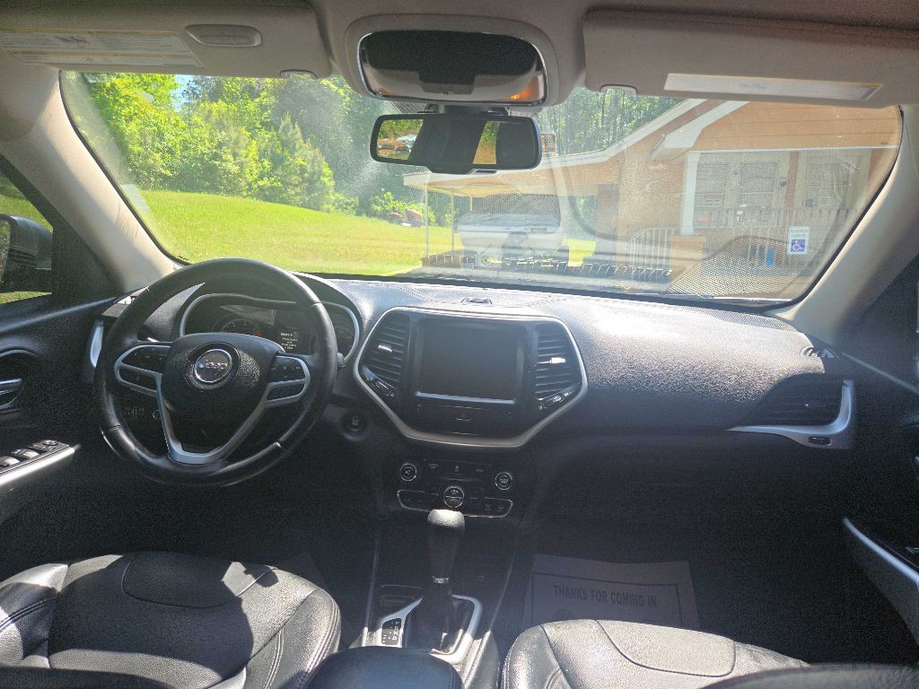 2017 Jeep Cherokee Image 10