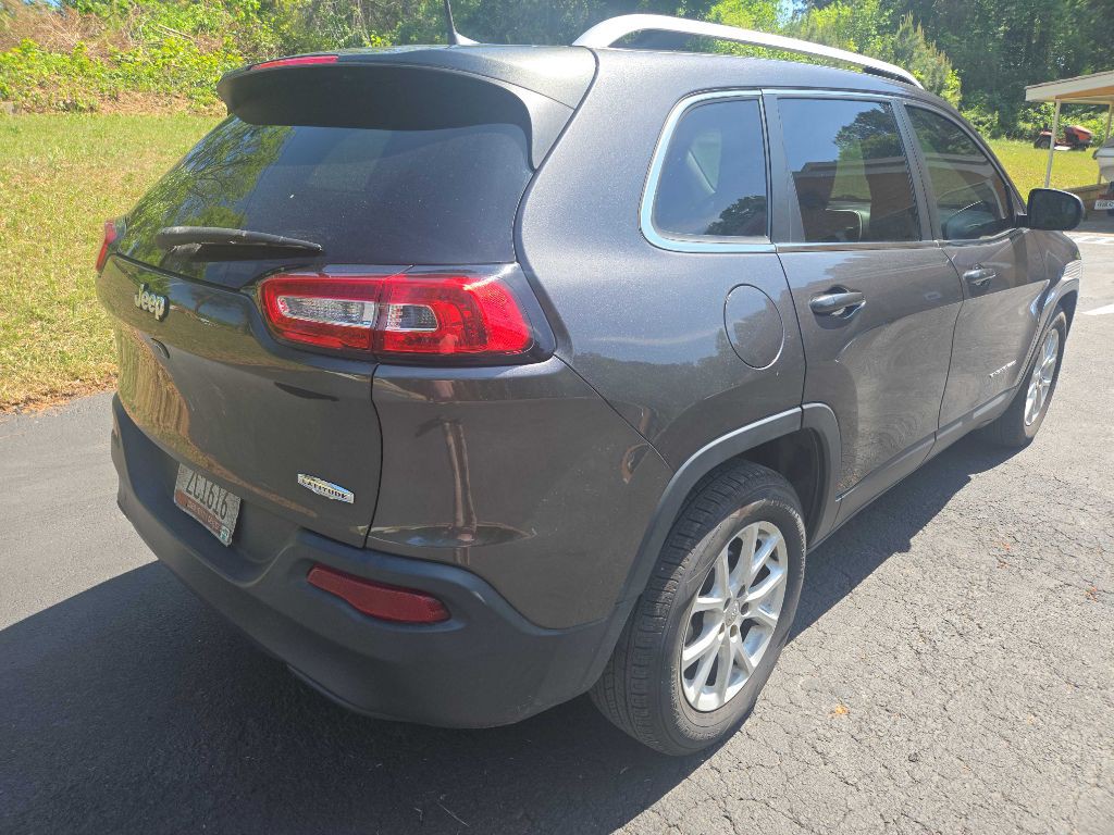 2017 Jeep Cherokee Image 11