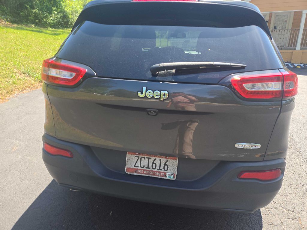 2017 Jeep Cherokee Image 12