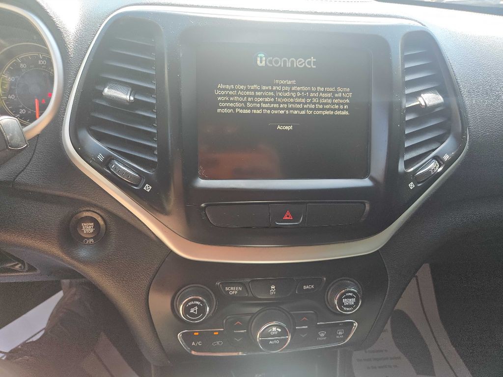 2017 Jeep Cherokee Image 25