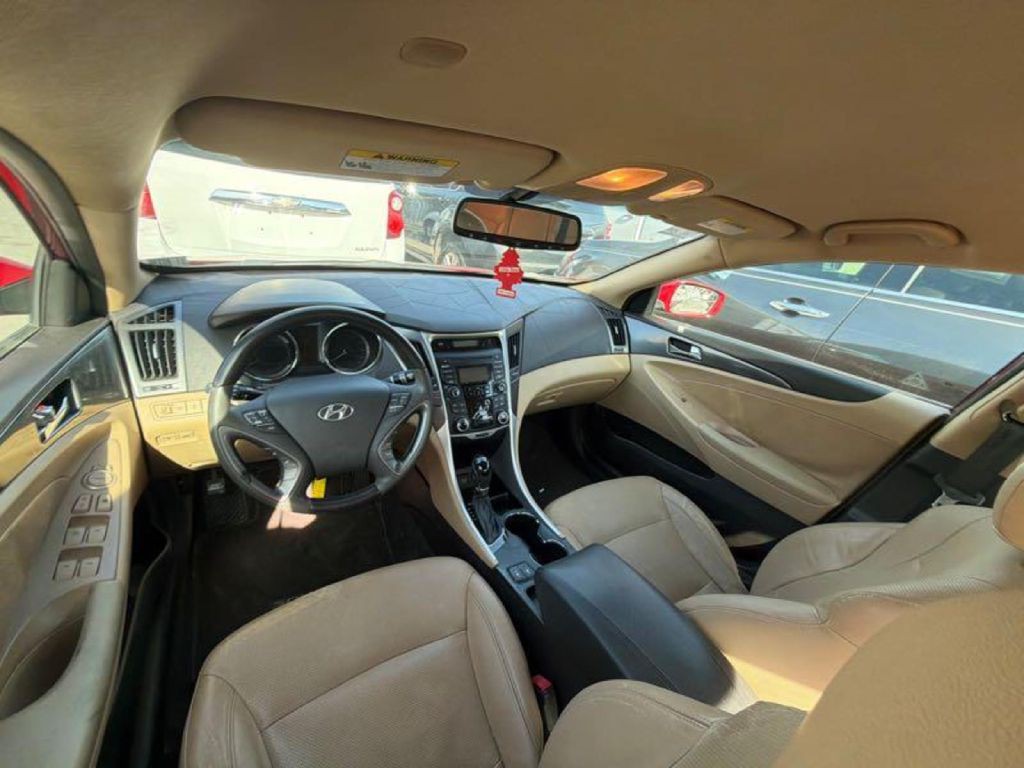 2012 Hyundai Sonata Image 9