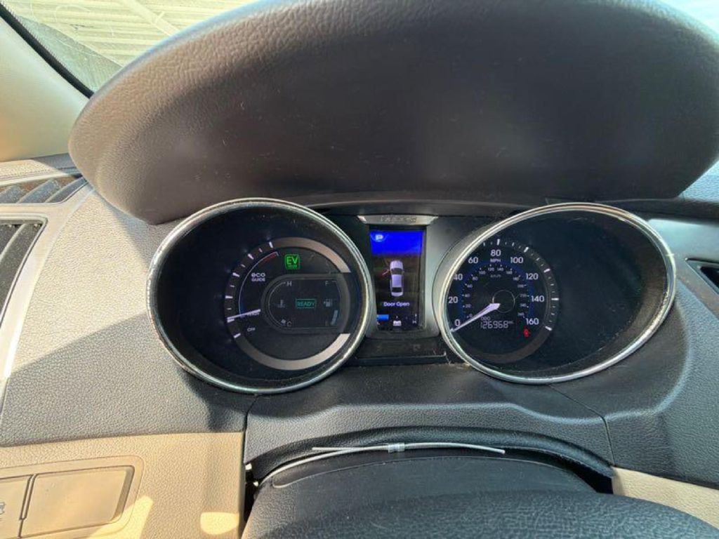 2012 Hyundai Sonata Image 10