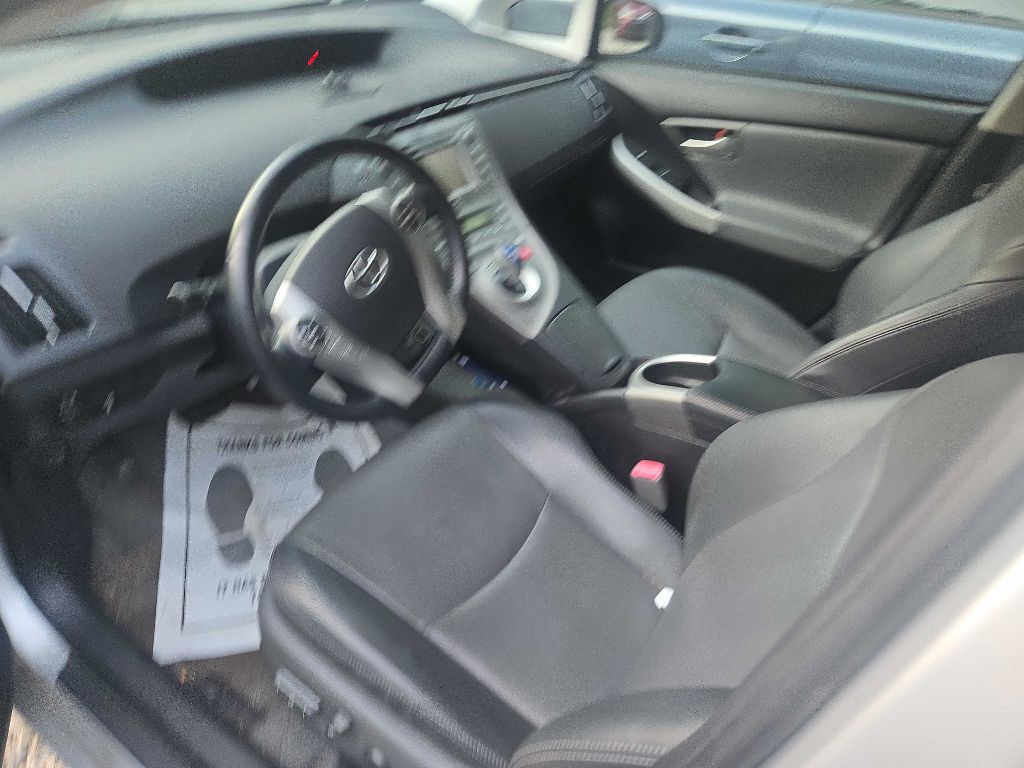 2012 Toyota Prius Image 17