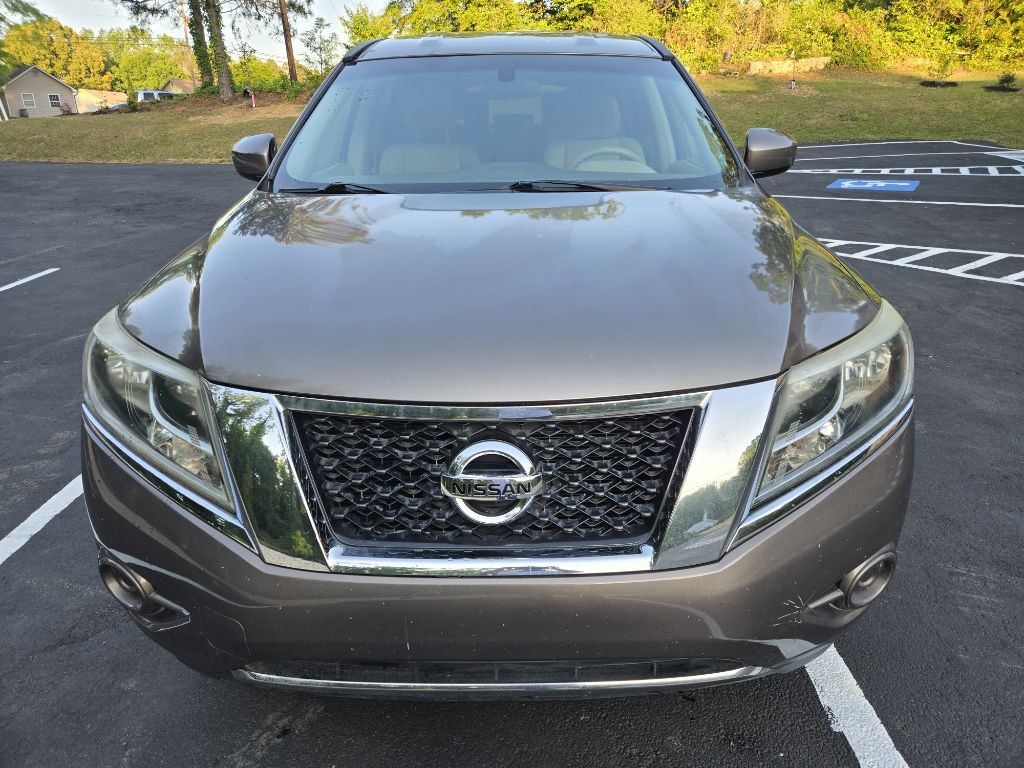 2013 Nissan Pathfinder Image 1