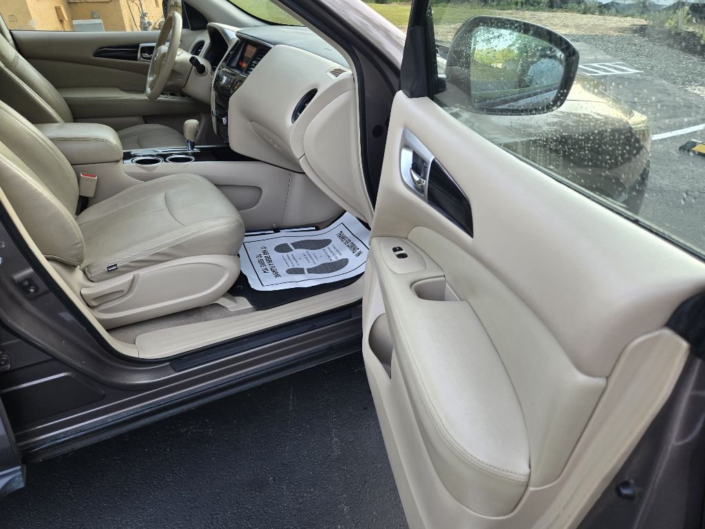 2013 Nissan Pathfinder Image 12