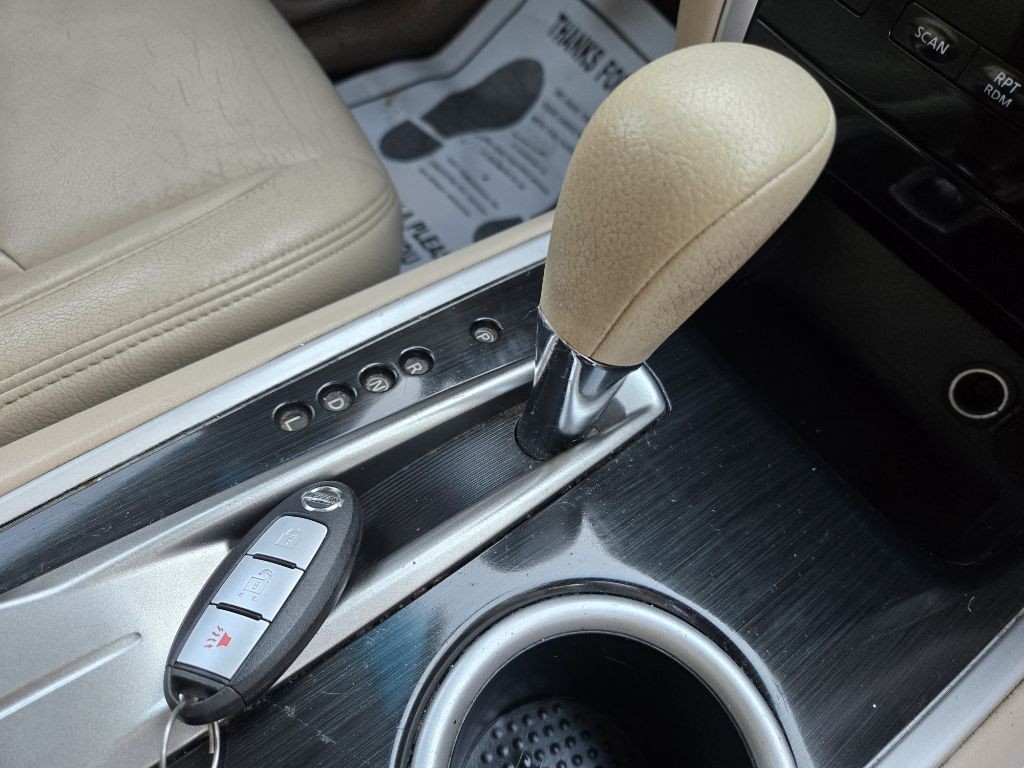 2013 Nissan Pathfinder Image 22