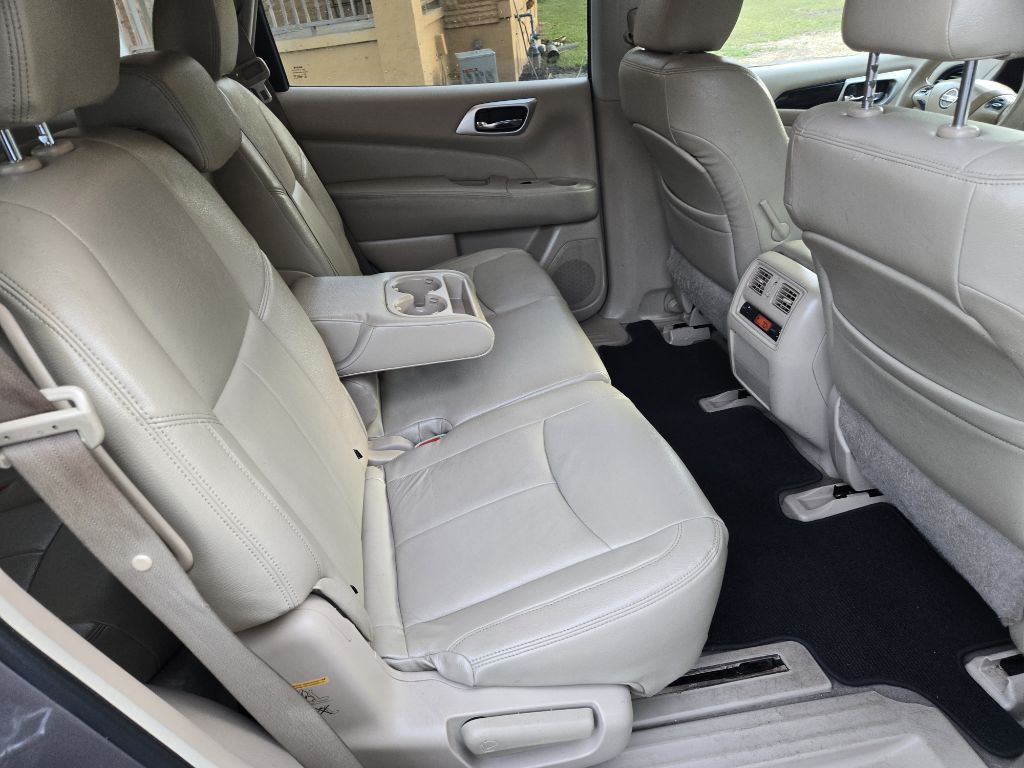 2013 Nissan Pathfinder Image 25
