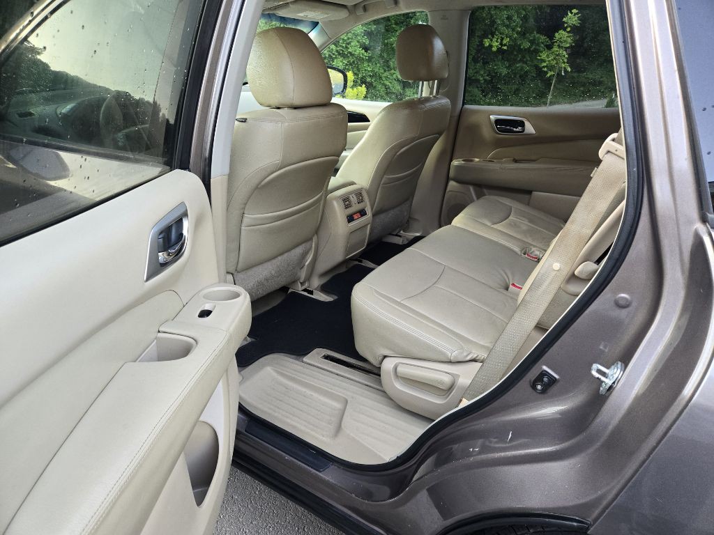 2013 Nissan Pathfinder Image 40