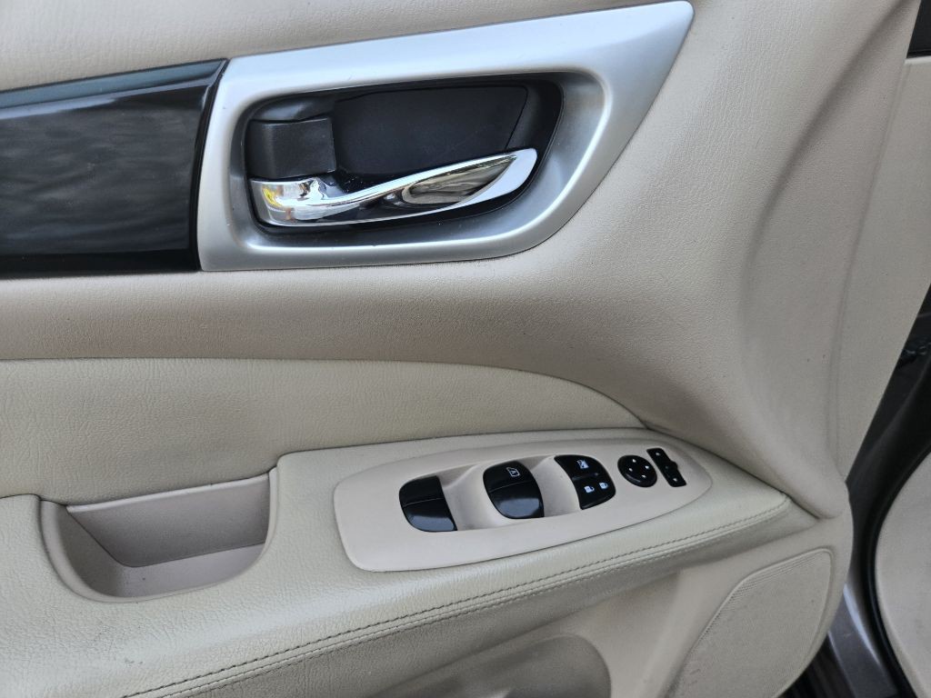 2013 Nissan Pathfinder Image 51