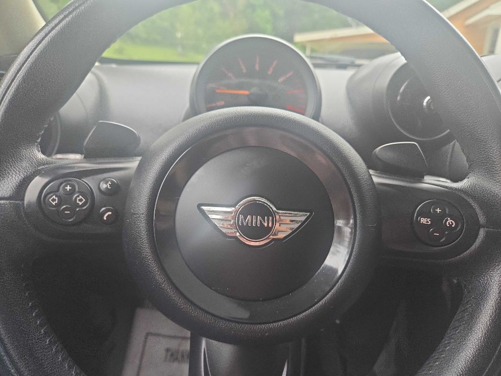 2015 MINI Cooper Image 26