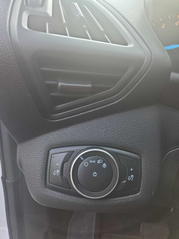 2015 Ford Escape Image 29