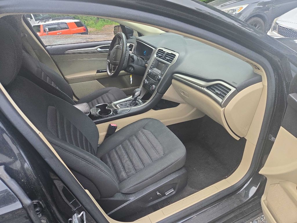 2015 Ford Fusion Image 2