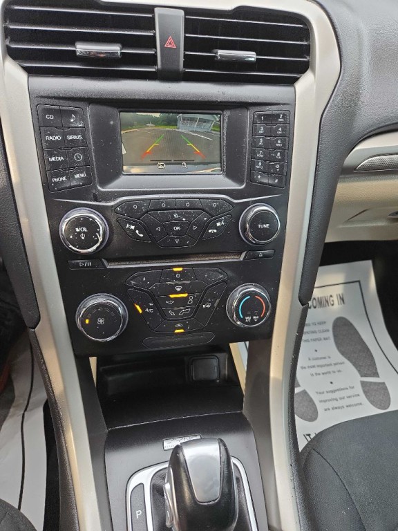 2015 Ford Fusion Image 23