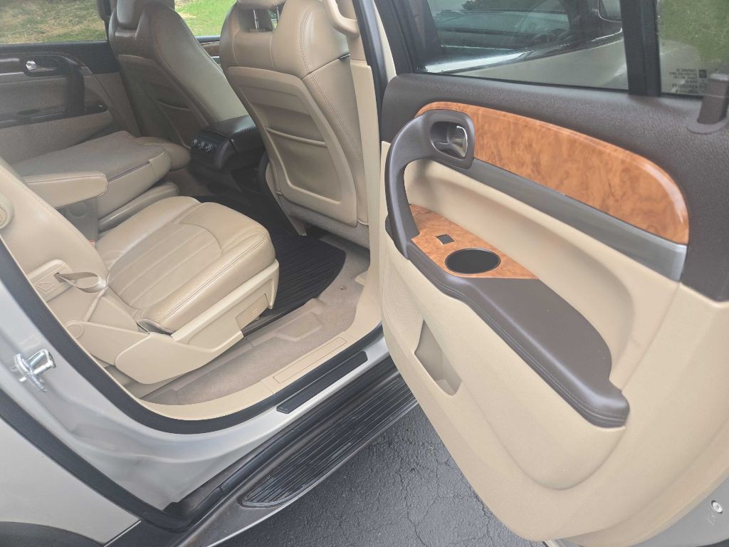 2010 Buick Enclave Image 17