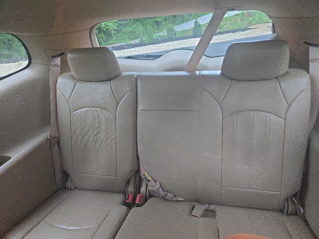2010 Buick Enclave Image 30