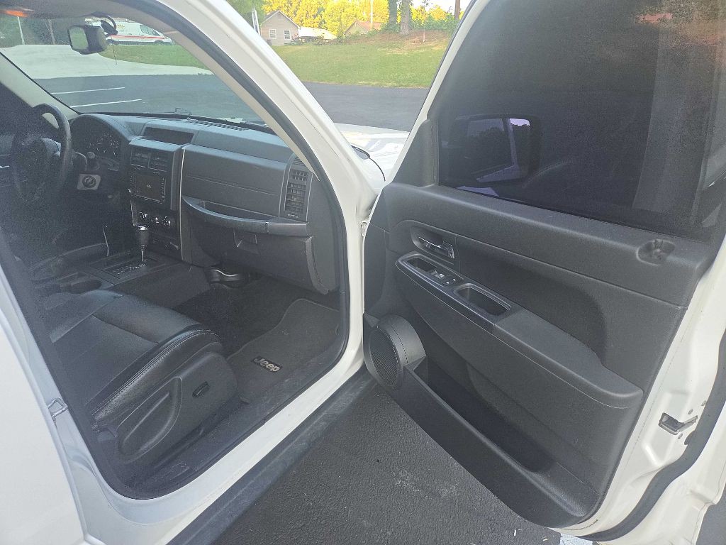 2012 Jeep Liberty Image 7