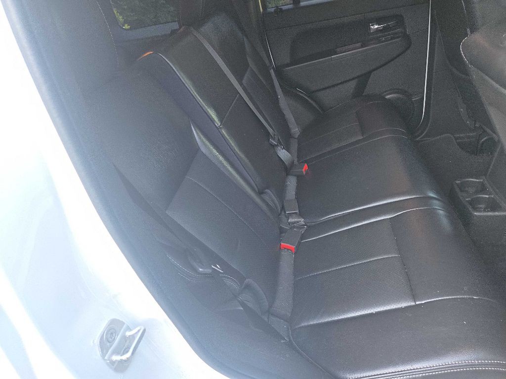 2012 Jeep Liberty Image 12