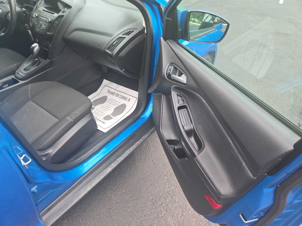 2015 Ford Focus Image 8