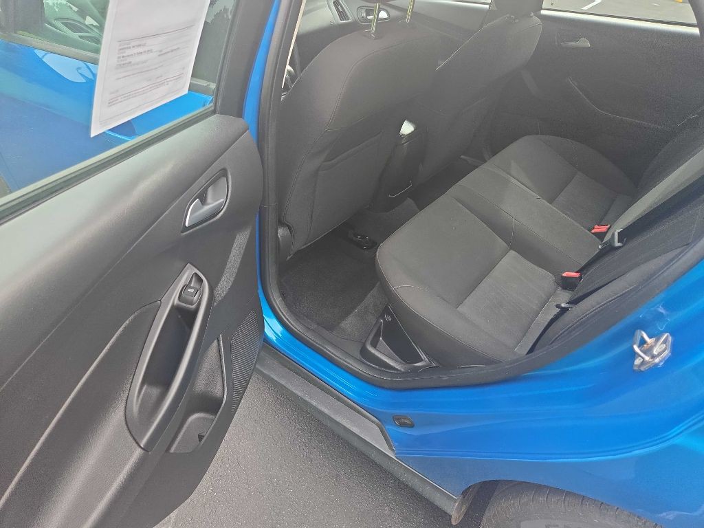 2015 Ford Focus Image 17
