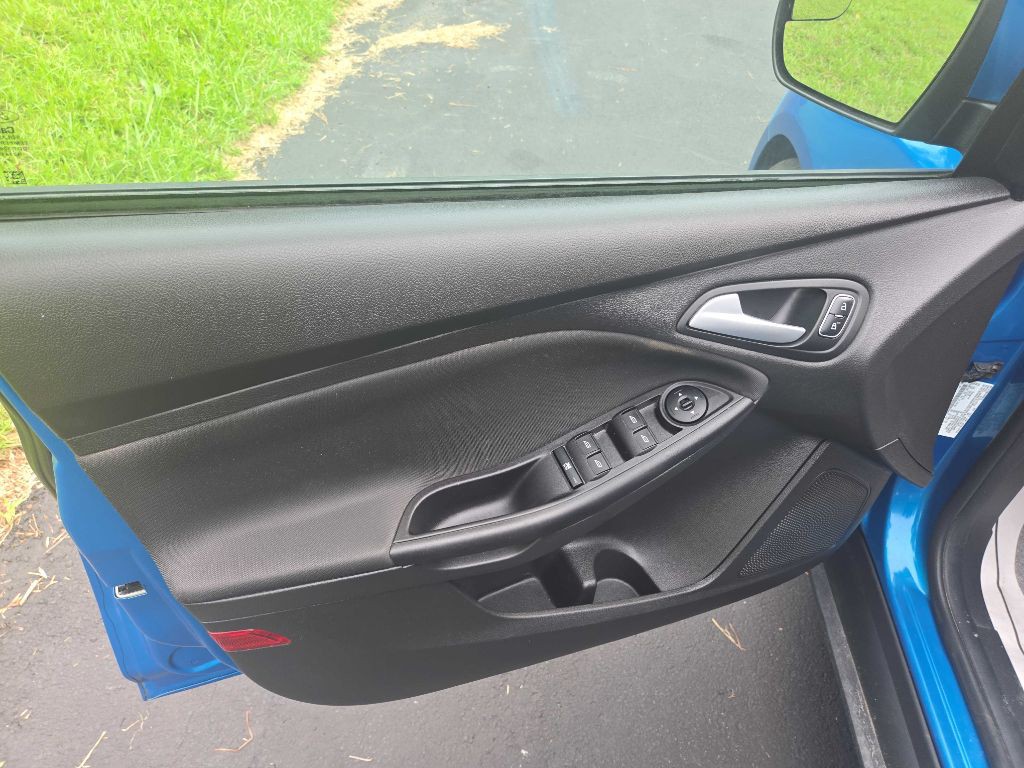 2015 Ford Focus Image 19