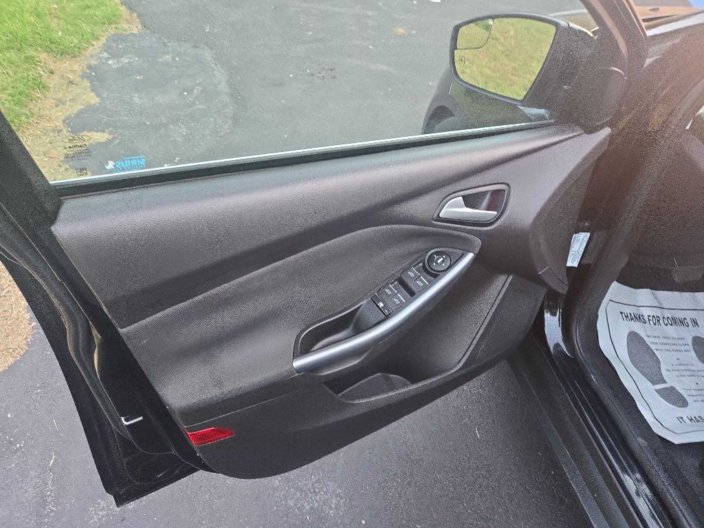 2014 Ford Focus Image 37