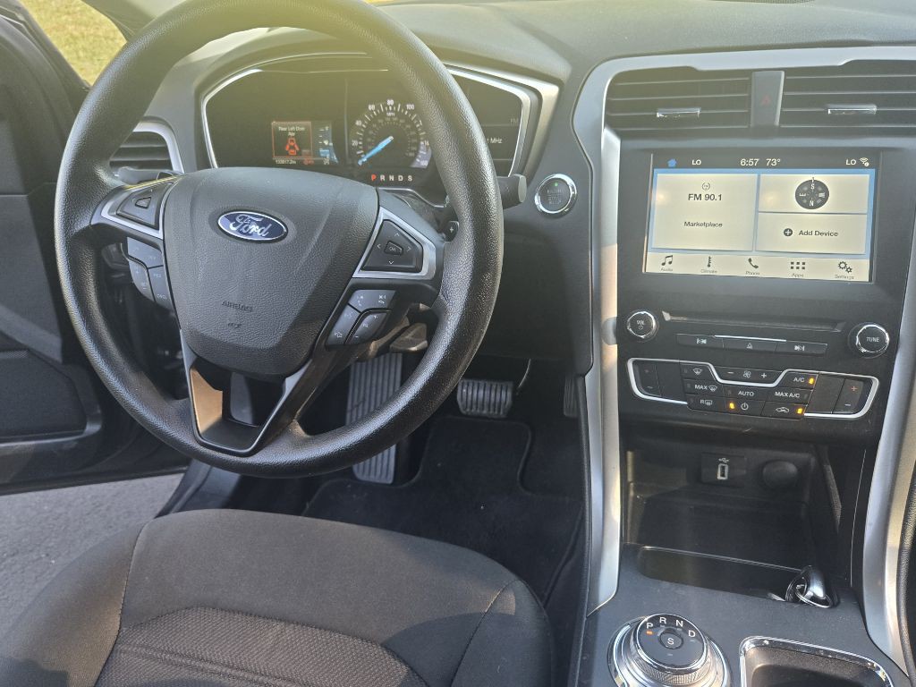 2017 Ford Fusion Image 26
