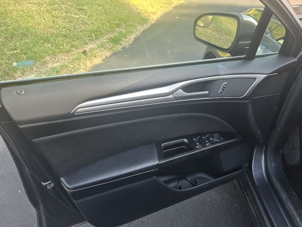 2017 Ford Fusion Image 12