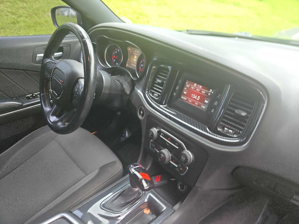 2015 Dodge Charger Image 9