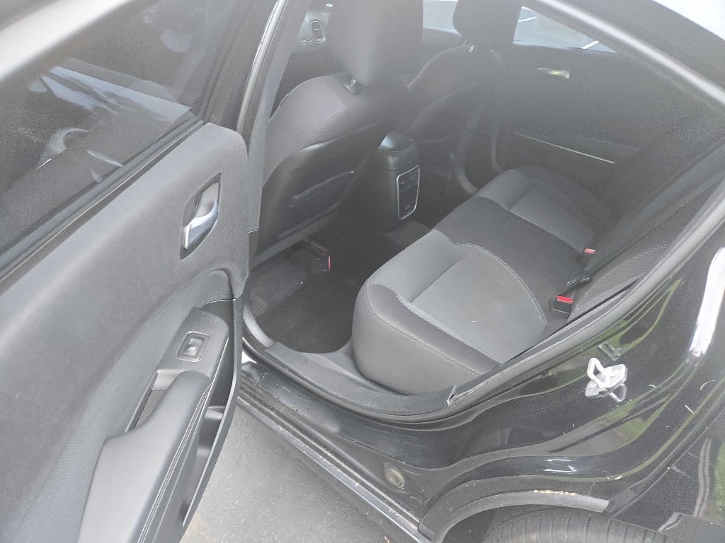 2015 Dodge Charger Image 18