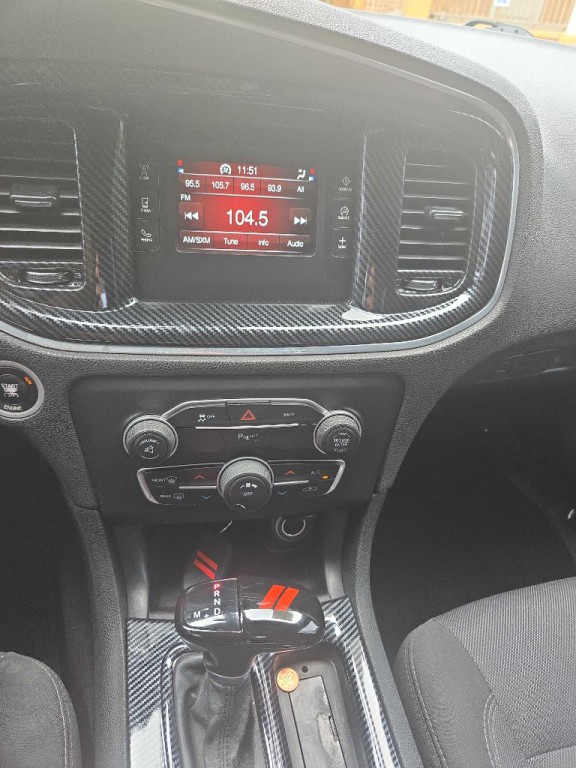 2015 Dodge Charger Image 30