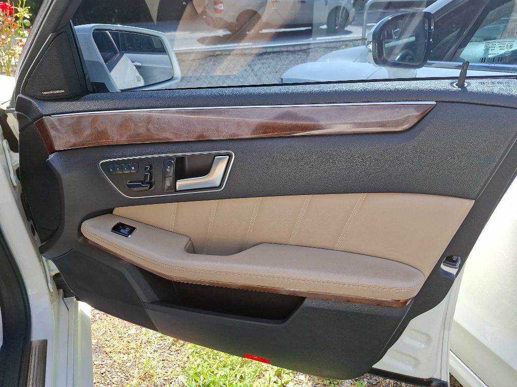 2012 Mercedes-Benz E-Class Image 10